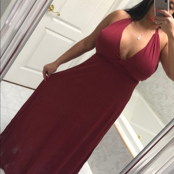 BURGUNDY PLUNGING OPEN BACK SOLID MAXI DRESS - Picture 5 of 6
